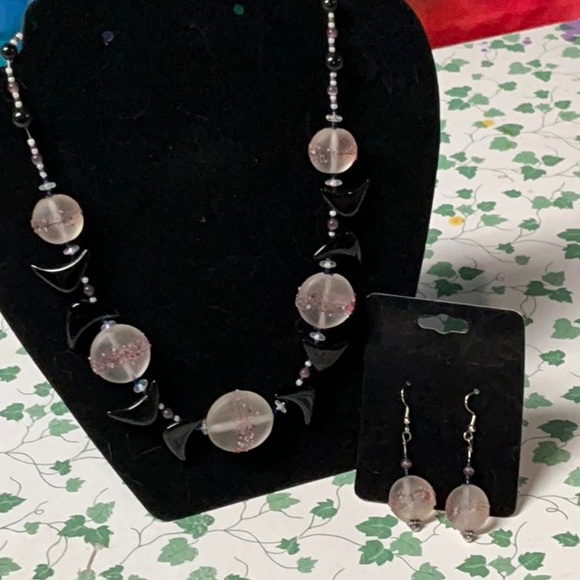 Jewelry - Elegant Black and Pink lampwork & semi-precious beads Jewelry Set